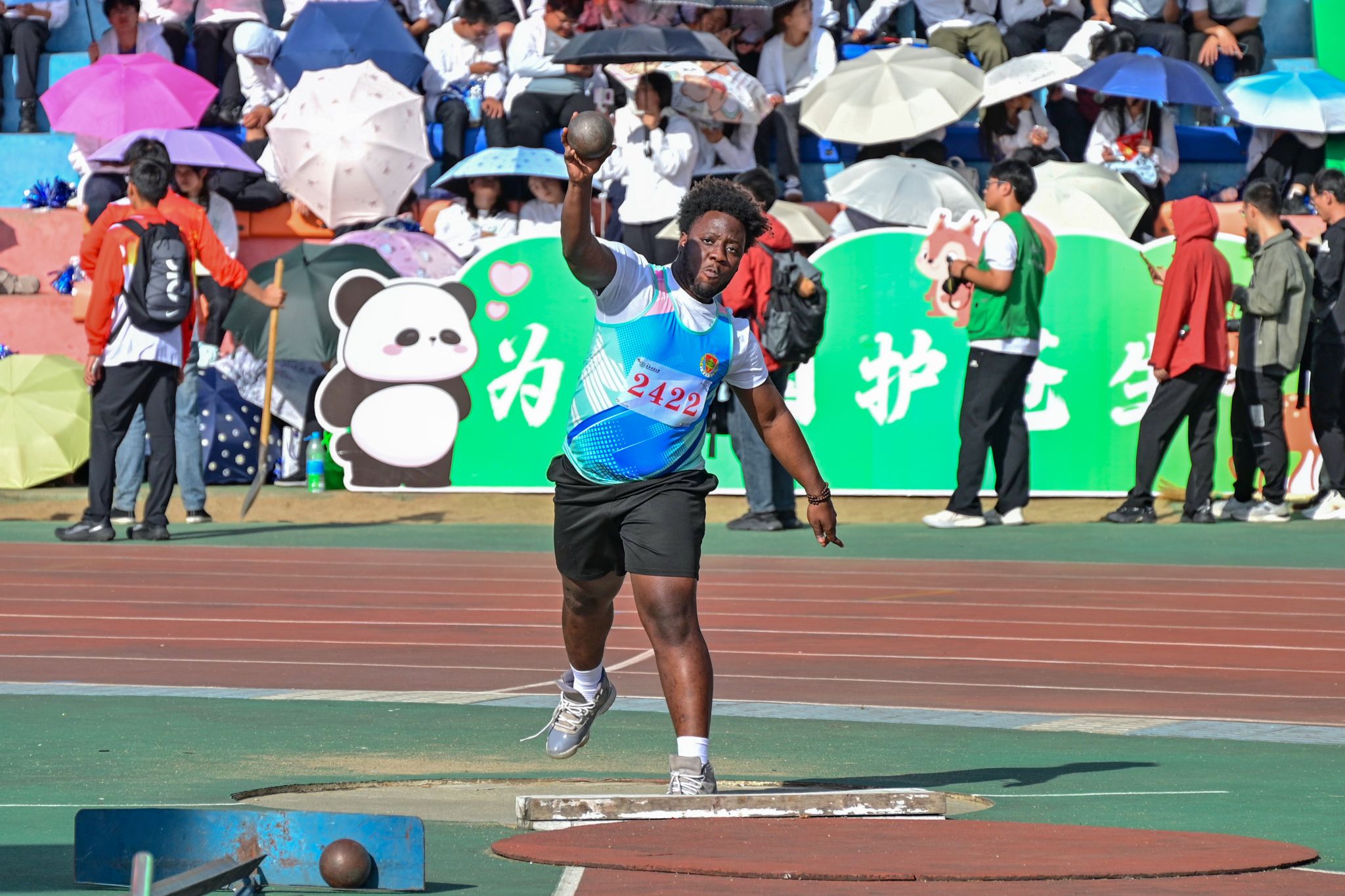 热血拼搏全情投入比赛场面纷呈变化的简单介绍