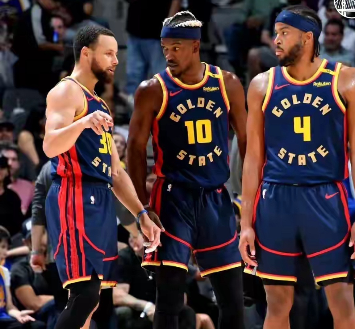 勇士逆袭湖人,库里火箭连中三分的简单介绍 勇士逆袭湖人,库里火箭连中三分的简单介绍